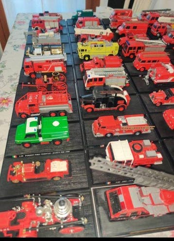 IXO - Voiture miniature (40) - Fire engine from the world,