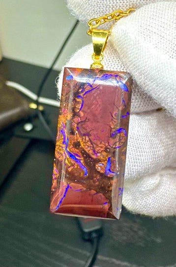 Opale Pendentif - Hauteur : 37 mm - Largeur : 14 mm- 6.61 g