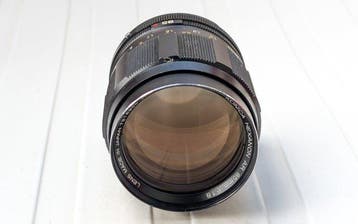 Konica Hexanon AR 85mm F/1,8 Prime lens