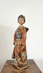 Een kimono beeld - Beeld Aardewerk - Japan