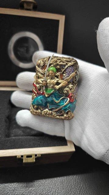 Zippo - One Piece Roronoa Zoro Themed Armor Zippo Lighter, Nieuw