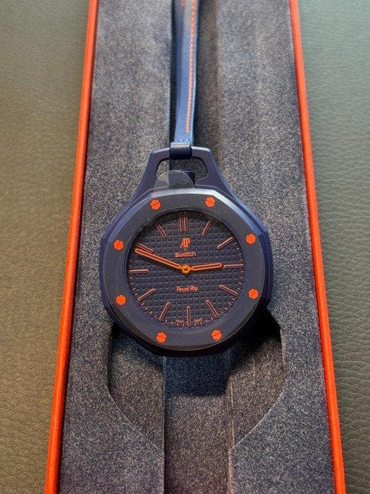 Swatch - Audemars Piguet x Swatch Royal Pop “Blaue Acht” -, Handtassen en Accessoires, Horloges | Heren