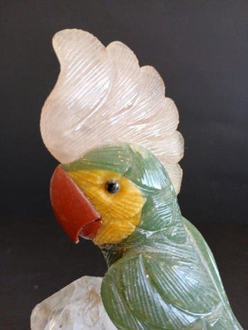 Figuur - Papagaio sobre Cristal de Quartzo - Bergkristal