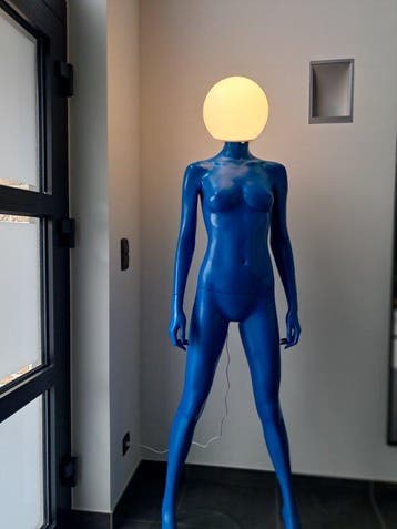 Hans Boodt - Mannequin - Kunstzinnige mannequin/lamp - Hars,, Antiek en Kunst
