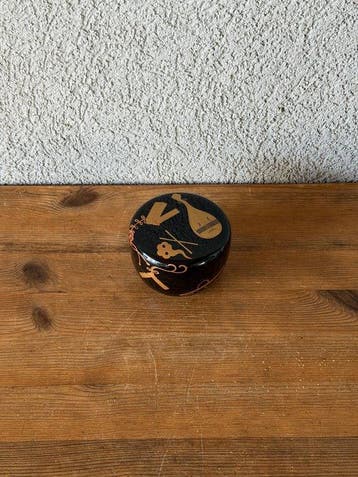 Natsume - Versierd met gouden maki-e-decoratie die klassieke
