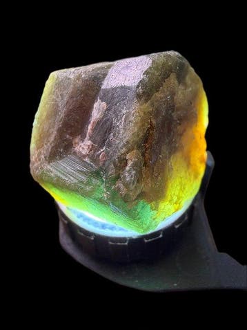 Saffier Prachtig stuk! Zeer zeldzame multicolor saffier., Verzamelen