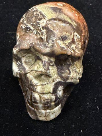 Figuur - Met de hand uitgehakte grijze agaat-schedel – Beeld