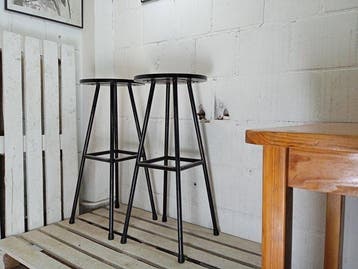 Kruk (2) - Vintage industriële hoge barkrukken - Staal, Hout
