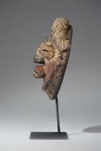 Een houten masker - oorlog - Ivoorkust (Zonder minimumprijs)