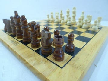 Coffret avec jeu déchecs et échiquier bois Jaques London -