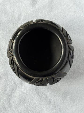 Pot noir brûlé (poterie noire) - Gopovi Tafoya - Santa Clara