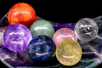 Bol demi-lune en fluorite arc-en-ciel de haute qualité avec