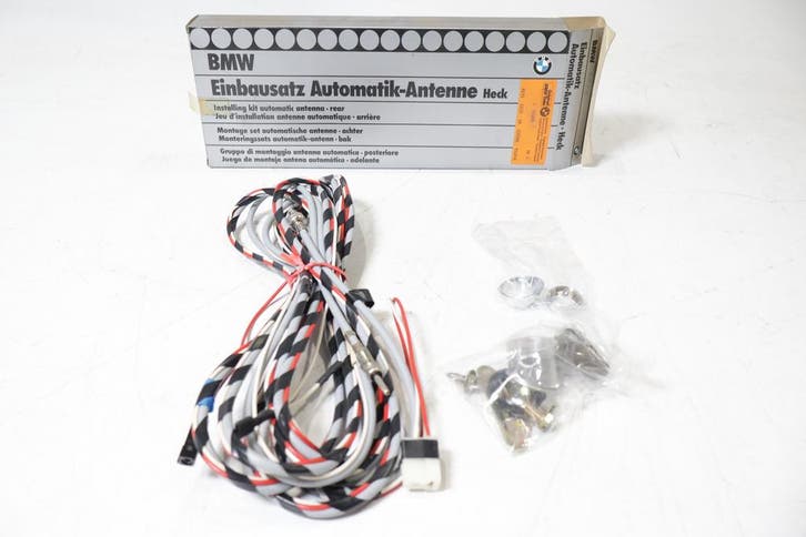 BMW E30 3 Serie OEM Automatische antenne set NIEUW!, Autos : Divers, Autoradios, Enlèvement ou Envoi