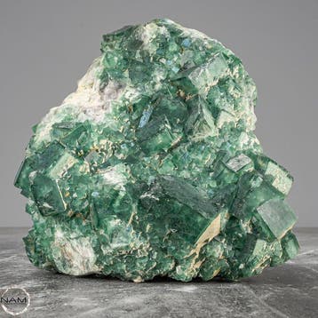 Natuurlijke fluoriet-kristalclusters uit Madagaskar. Van de