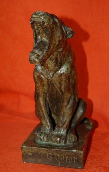 Georges Lucien GUYOT (1885-1972) - Sculpture, Lionne Assise