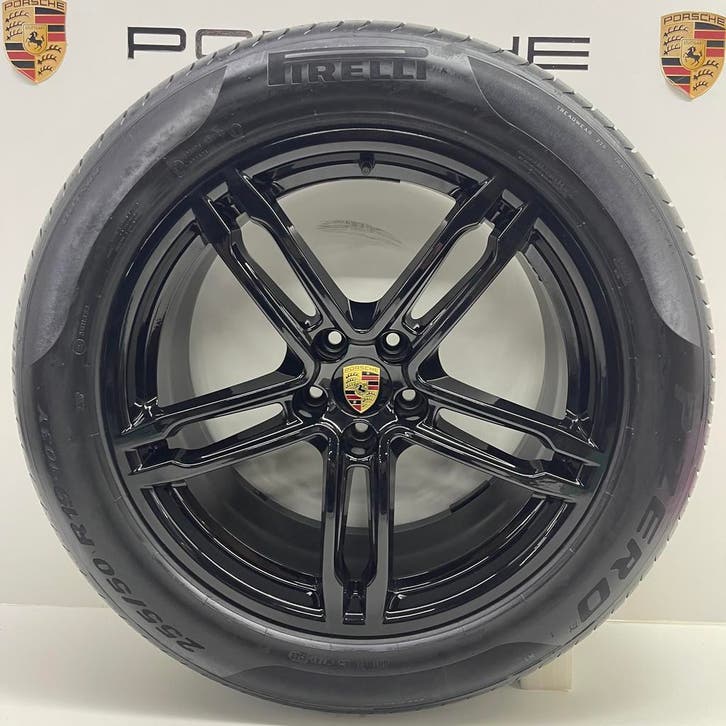 Porsche Macan 19inch Turbo zwart met NIEUWE zomerbanden N1, Auto-onderdelen, Banden en Velgen, 19 inch, Zomerbanden, 255 mm, Personenwagen