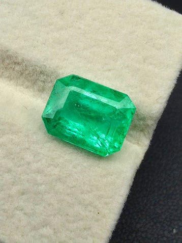 Groen Smaragd - 3.52 ct - International Gemological