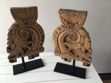 Ornamenten eik op statief - Hout (Eik) - Indonesië - Begin