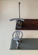 Porte-manteau (2) - Bois, Aluminium - art déco, rares,