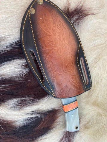 Handcrafted Damascus Steel Hunting Knife – Resin Handle with