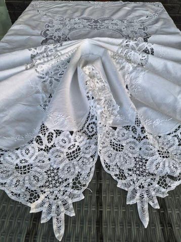 Nappe - 170 cm - 130 cm - Nappe ancienne en dentelle.