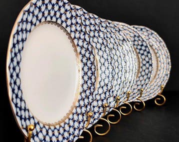 Lomonosov Imperial Porcelain Factory - Pattern: Cobalt Net