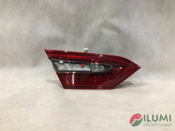 Toyota Camry IX 18- sedan achterlicht links binnen donker fu, Verzenden