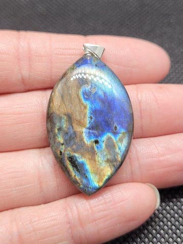 Labradorite Blue/Gold Flashes Pendant - 925 Silver Hanger-