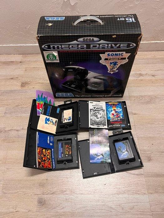 Sega - Mega Drive - Sega Mega Drive - Videogameconsole +, Games en Spelcomputers, Spelcomputers | Overige Accessoires