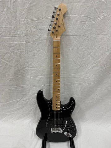 Lintage Guitars - STR-02-BK, Black Strat - - Elektrische