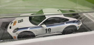 Spark 1:18 - Voiture de sport miniature - Porsche 911 992