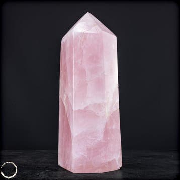 Natuurlijk rozenkwarts obelisk – Zachte harmonie in een