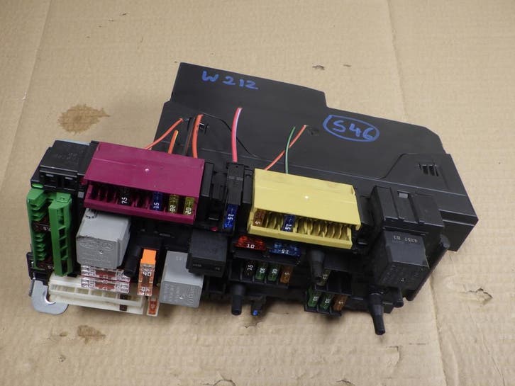 Mercedes W212 module SAM 2129003822, Autos : Pièces & Accessoires, Électronique & Câbles, Envoi