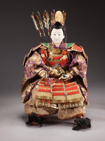 Samurai-popje (Musha ningyô) - Gofun-paste, brokaatzijde,