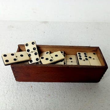 Spel - Domino - Been met ebben hout, beuken kistje