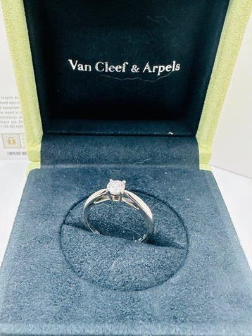 Van Cleef & Arpels - Bague - Other brand Platine - 0.30ct.