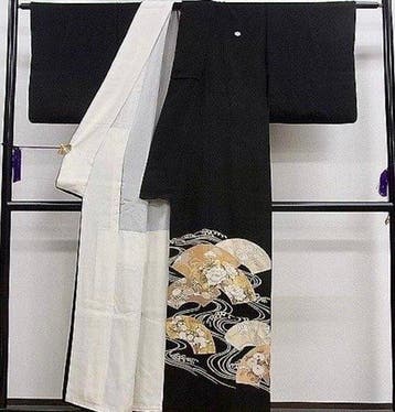 Een prachtige kimono  Prachtige zwarte tomesode kimono met