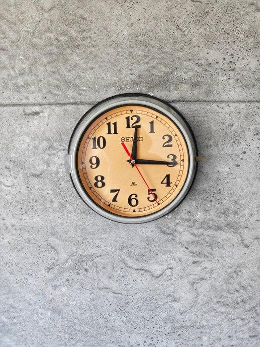 Wandklok - Seikosha CO. LTD Seiko - Staal, Bakeliet,, Antiek en Kunst, Antiek | Wandborden en Tegels