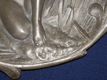 Vide-poche - Tinnen Art Nouveau schaal met Nimf, vide poche, Antiek en Kunst
