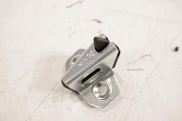 BMW E39 5 Serie OEM Slotvanger NIEUW! 51219061772 9061772, Ophalen of Verzenden, Nieuw