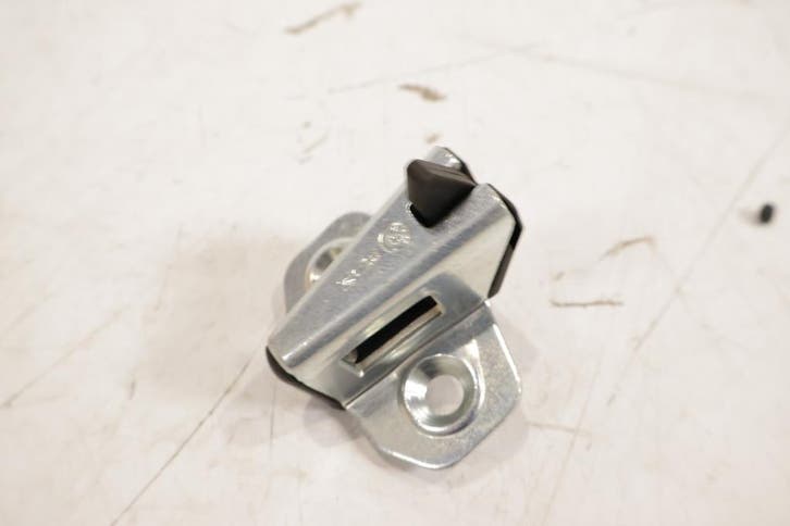 BMW E39 5 Serie OEM Slotvanger NIEUW! 51219061772 9061772, Autos : Pièces & Accessoires, Carrosserie & Tôlerie, Enlèvement ou Envoi