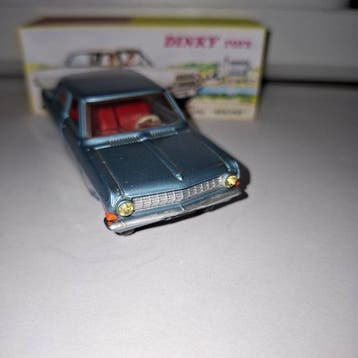 Dinky Toys 1:43 - Voiture miniature - Opel Rekord