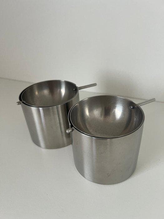 Stelton - Arne Jacobsen - Asbak (2) - Staal - Cylinda-Line, Antiquités & Art, Antiquités | Meubles | Chaises & Canapés
