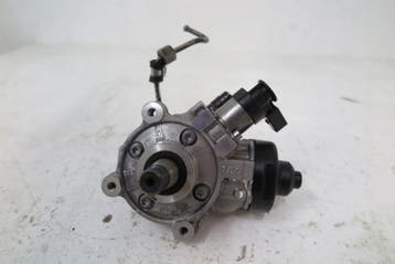 injectiepomp Volkswagen Touran 5TA 2.0 TDI 04L130755E, Verzenden