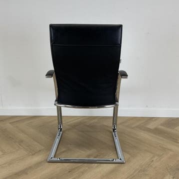 ahrend 350 Design vergaderstoel met hoge rug en slede frame,