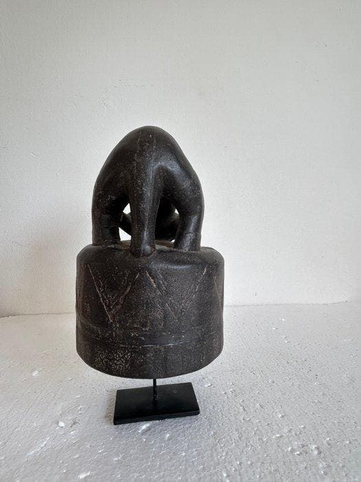 Chapeau sculpté de Sumatra, île d’Enggano - Indonésie (Sans, Antiek en Kunst, Kunst | Niet-Westerse kunst