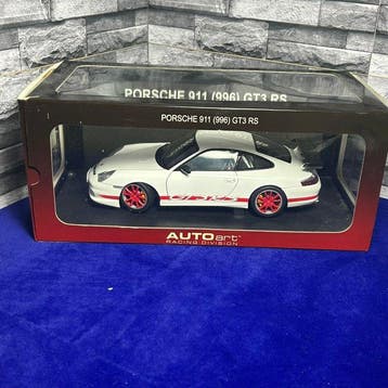 Autoart 1:18 - Modelauto - AUTOart Racing Division 1:18, Nieuw