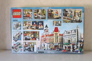 Lego - 10243 - Het Parijse restaurant - 2010-2020, Nieuw