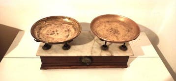 Balans of weegschaal - Hout, Marmer, Metaal, Messing
