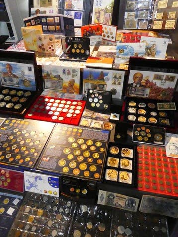 Europa. Collection of coins/banknote/medals/euro inkl. pp